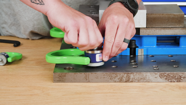 HOIST_RINGS_101_how_hoist_ring_works_hand_threading HOIST_RINGS_101_how_hoist_ring_works_hand_threading