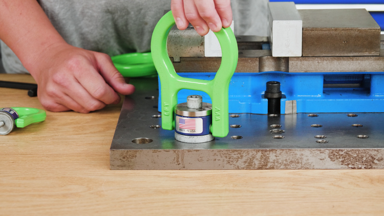 SWIVEL_HOIST_RINGS_101_how_hoist_ring_works_twist SWIVEL_HOIST_RINGS_101_how_hoist_ring_works_twist