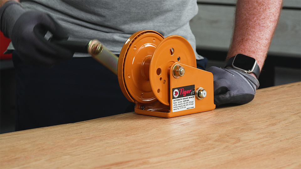 800 lbs Capacity Tiger Lifting BHW Hand Drum Winch, Automatic Brake