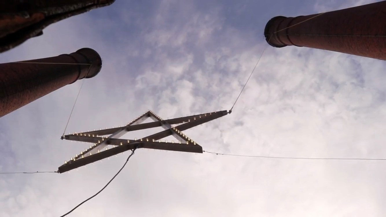 Underneath the hanging lindale star Underneath the hanging lindale star