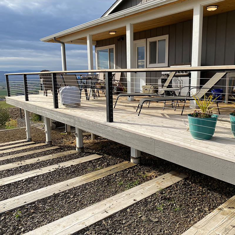 outdoor-cable-rail-raised-deck